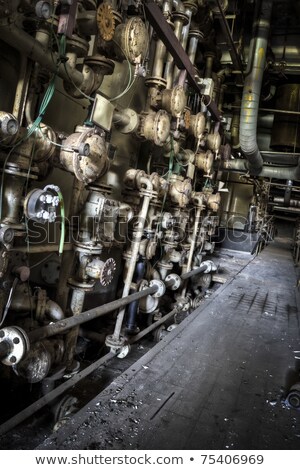 Foto d'archivio: Creepy Image Of An Old Pipe Organ