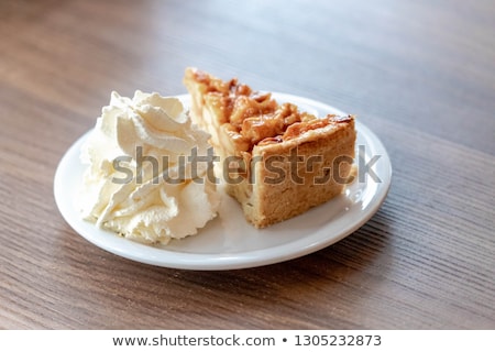 Foto d'archivio: Piece Of Apple Pie With Whipped Cream