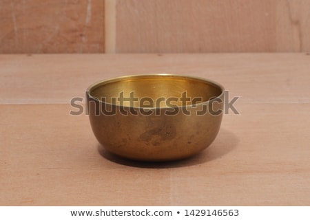 Foto stock: Ancient Isolated Alloy Pot