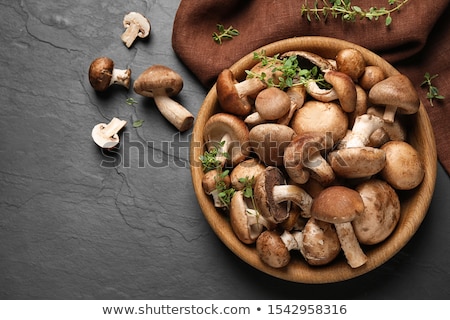 Foto stock: Raw Mushrooms