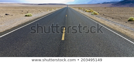Stockfoto: Driving On The Interstate 187 In Death Valley