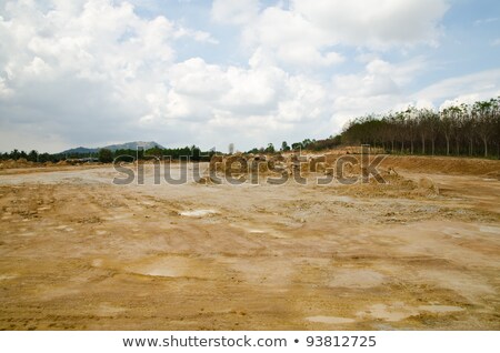 Tracteur sur un chantier de construction et terrain de terre [[stock_photo]] © Ohmega1982