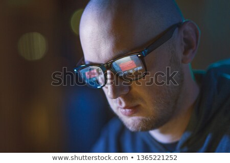 Foto d'archivio: Hacker With Access Denied Reflecting In Glasses