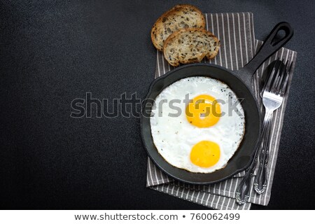 Zdjęcia stock: Sunny Side Up Egg In Cast Iron Pan