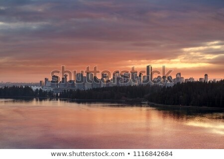 Foto stock: Colorful Sunset Over Vancouver Bc Downtown Skyline