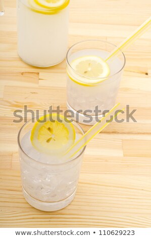 Fresh Lemon Over Pinewood Table Foto stock © keko64
