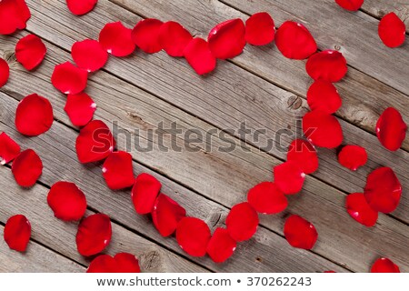 Foto stock: Vintage Card Roses In Shape Of A Heart