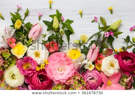 Foto d'archivio: Easter Decorations With Spring Flowers