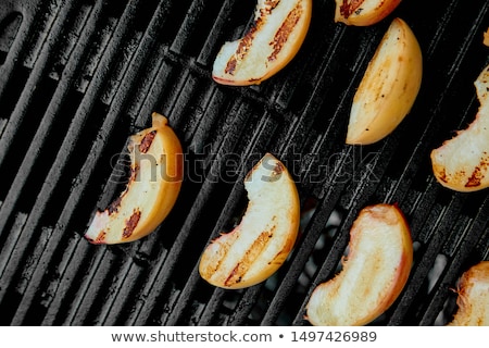 Zdjęcia stock: Grilled Peach On Black Gas Grill Grilled Dessert