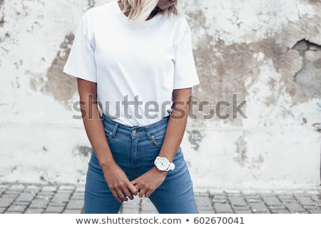 商業照片: Blond Woman With Blank White Shirt