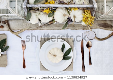 Foto stock: Autumn Table Place Setting Thanksgiving Halloween