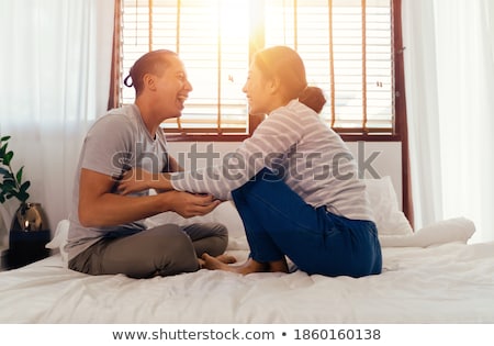 Stockfoto: Ortret · van · een · gelukkig · getrouwde · vrouw · in · de · intieme · scene