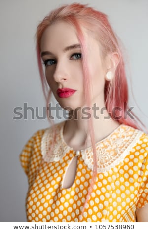 Foto d'archivio: Beautiful Girl In Pink Lace Collar