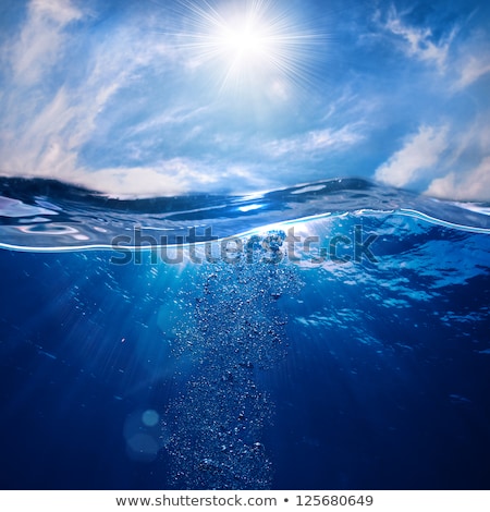 Zdjęcia stock: The Current Water Drops