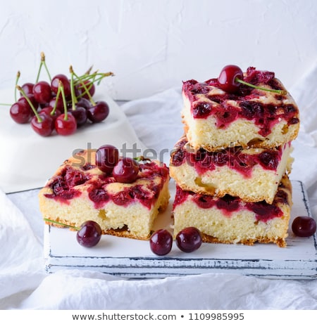 Stockfoto: Cherry Sponge Cake