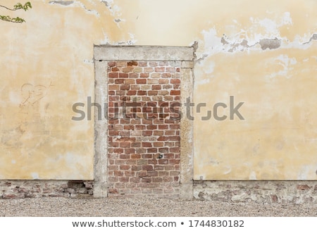 Foto stock: Knocking Down