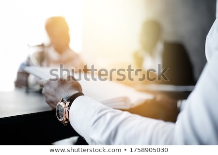 Foto d'archivio: Businessman Signing Documents