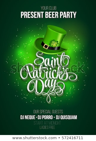 Foto d'archivio: Pot Of Gold Shamrock Blurred Background