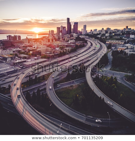 Foto stock: Seattle Downtown Skyline And Freeway At Twilight