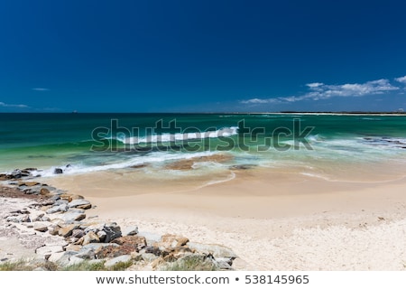 Foto d'archivio: Hot Day At Kings Beach Calundra Queensland Australia