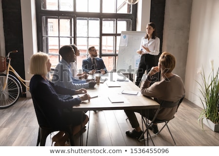 Foto d'archivio: Conference Room With Tables With People