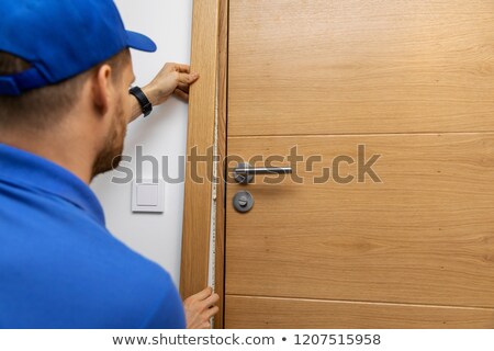 Foto stock: Door Architrave Installation