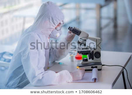 ストックフォト: Male Doctor Working In The Lab On Virus Vaccine