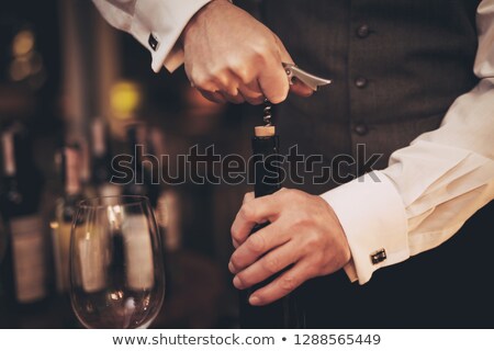 Foto stock: Escorchar · el · vino · tinto