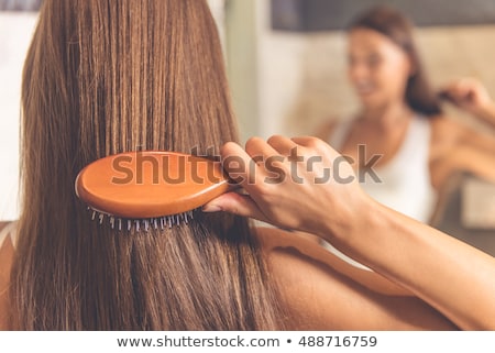 [[stock_photo]]: Emme · brune · aux · cheveux · sains