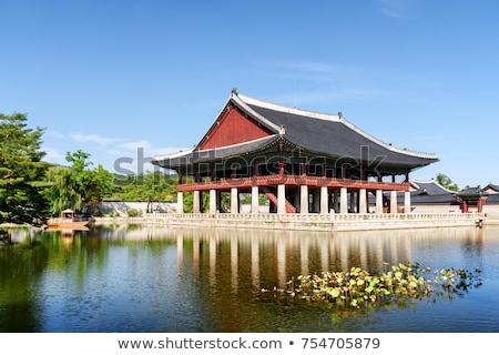 Foto d'archivio: Gyeonghoeru Pavillion Royal Banquet Hall In Gyeongbokgung Palace Seoul