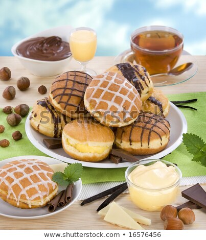 Stockfoto: Liqueur And Chocolate Donuts