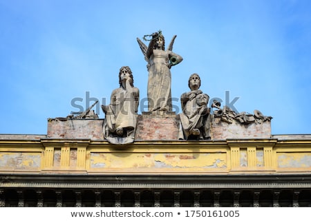 Foto stock: Sculptures On The Roof Of Arena Del Sole Theatre In Bologna