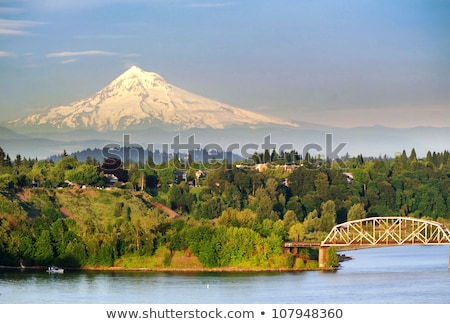 Foto stock: Portland Oregon Downtown City Skyline In Autumn