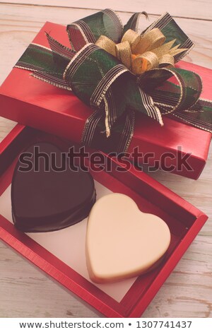 Foto d'archivio: Corner Made From Heart Shaped Chocolate Candies