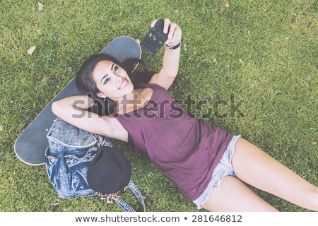 Foto stock: Filipina In Purple