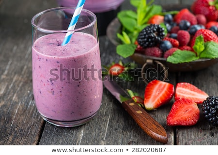 Stockfoto: Smoothie And Berry Fruit