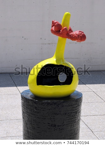 Foto stock: Dona I Ocell Sculpture Of Joan Miro In Barcelona