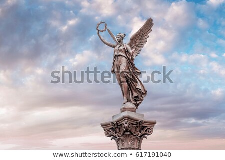 Foto stock: Golden Muses Statues