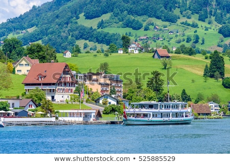 Foto d'archivio: Sailing In Lake Lucerne