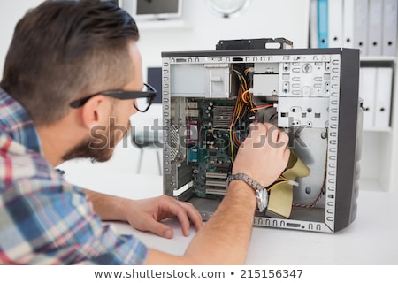 Foto stock: Young It Professional Repairing Cpu