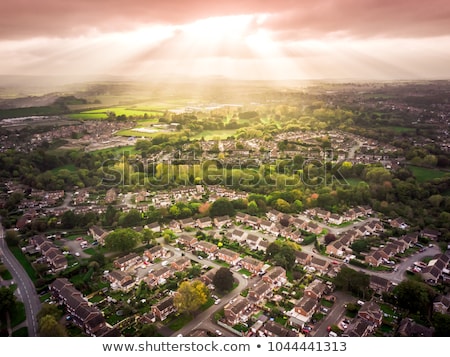 Stockfoto: En · huis · in · de · lucht