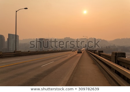 Zdjęcia stock: Afternoon Haze On Ross Island Bridge In Portland