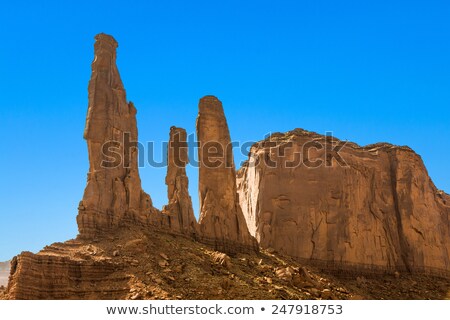 Stockfoto: The Three Sisters In Monument Valley Tribe Park