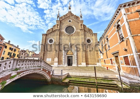 Foto d'archivio: Facade Of Basilica Di Santa Maria Gloriosa Dei Frari