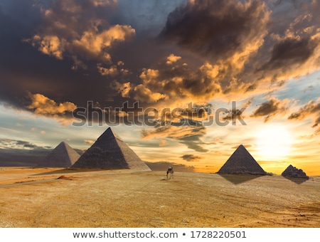 Foto stock: Granite Pyramid