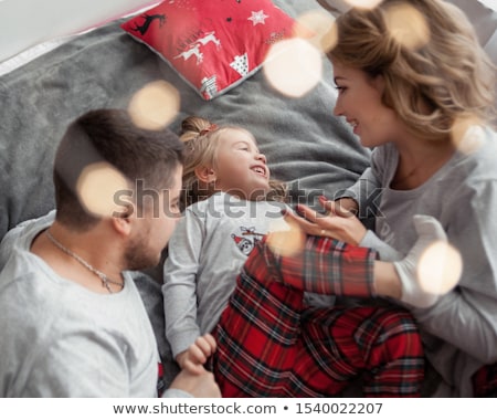 Foto stock: Areja, · mentira · en · cama, · ser, · juguetón, · y, · sonriente