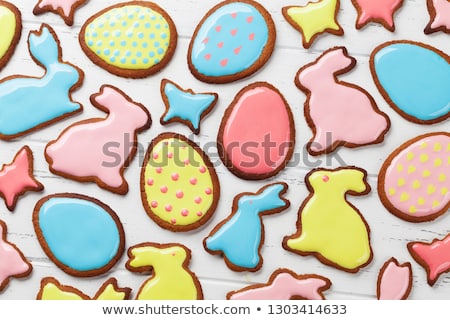 Foto stock: Easter Gingerbread Cookies And Eggs
