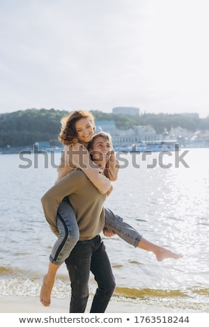 [[stock_photo]]: Ouple · heureux · en · cours · d'exécution · sur · chacun