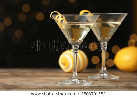 Foto stock: Artini · con · piel · de · limón