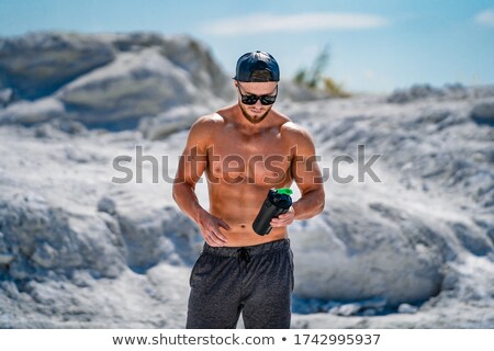 Stockfoto: Fit Shirtless Young Man